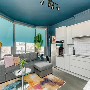 Your Central 5 Bedroom Flat Apartment Brighton